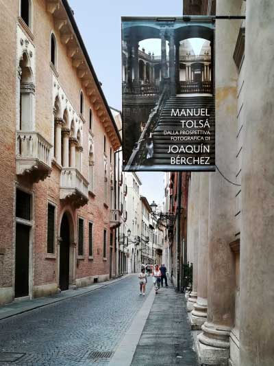 Pancarta de la exposición en el Palazzo Barbaran da Porto (via Contra’ Porti) de Vicenza (Italia)
