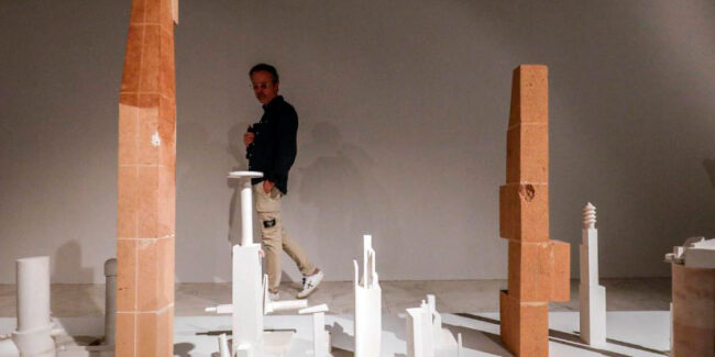 La poesía del escultor Miquel Navarro