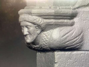 Imposta con el busto de Alfonso de Borja. Iglesia parroquial de Peñíscola