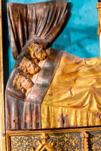 El sueño de los reyes magos. Detalle del retablo de la capilla mayor
