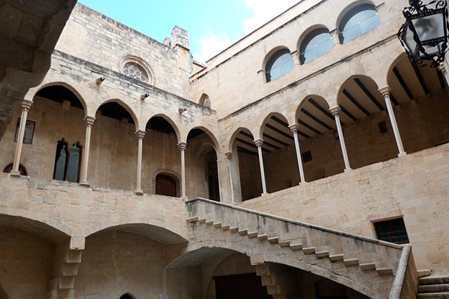 Patio del palacio episcopal